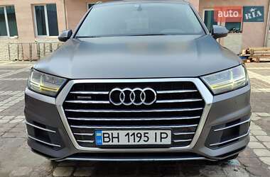 Audi Q7  2015