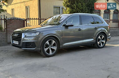 Audi Q7  2015