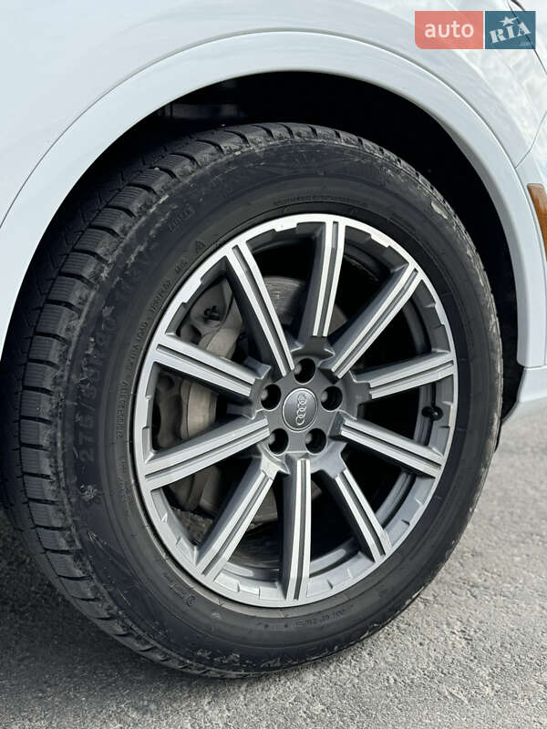 Внедорожник / Кроссовер Audi Q7 2019 в Трускавце