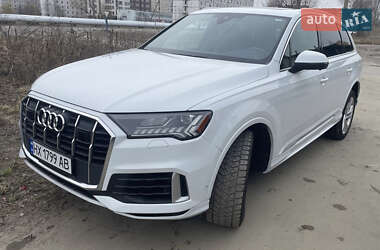 Audi Q7  2023