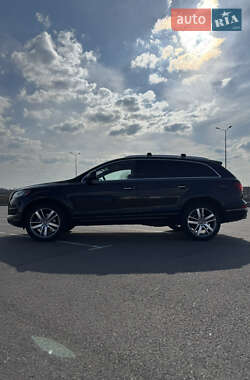 Audi Q7  2013