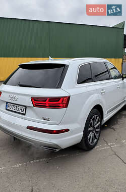 Audi Q7  2017