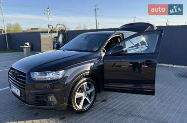 Audi Q7  2016
