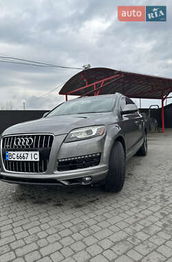 Audi Q7  2011