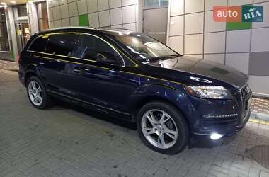 Audi Q7  2012