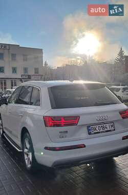 Audi Q7  2017