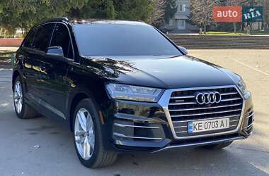 Audi Q7  2016