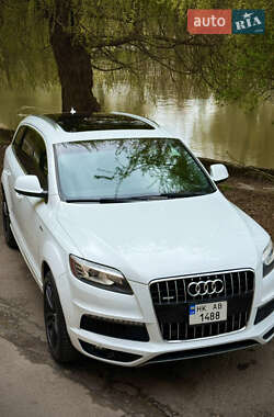 Audi Q7  2011