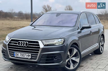 Audi Q7  2015