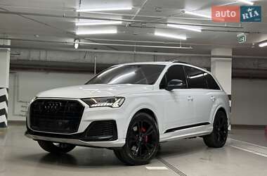 Audi Q7  2022