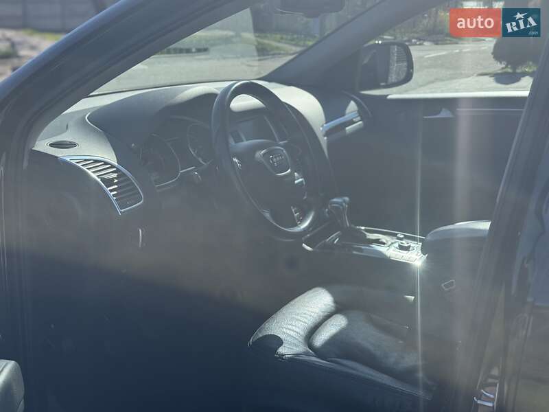 Позашляховик / Кросовер Audi Q7 2013 в Черкасах