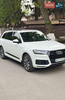 Audi Q7  2016