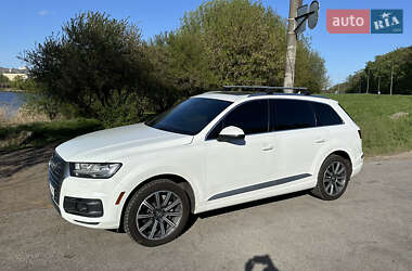 Audi Q7  2016