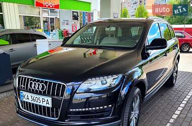 Audi Q7  2011