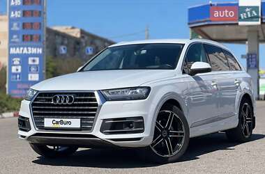 Audi Q7  2016