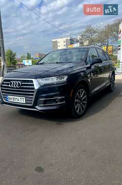 Audi Q7  2016