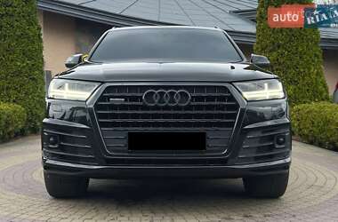 Audi Q7  2015