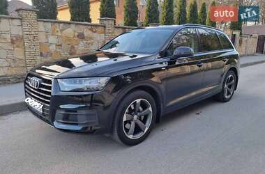 Audi Q7  2016