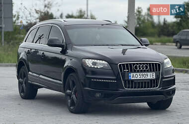 Audi Q7  2011