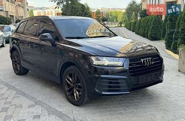 Audi Q7  2016