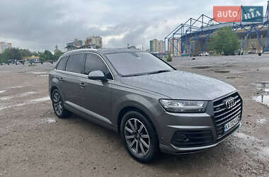 Audi Q7  2016