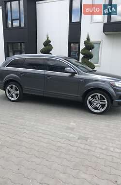 Audi Q7  2011