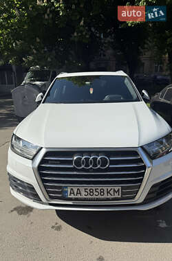 Audi Q7  2016