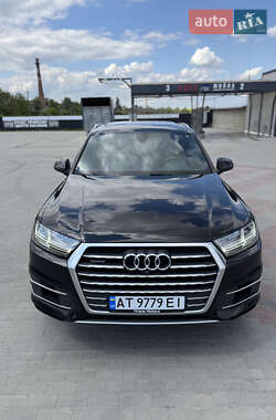 Audi Q7  2016