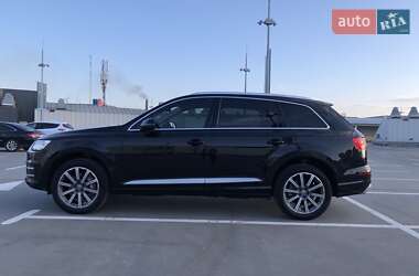 Audi Q7  2019