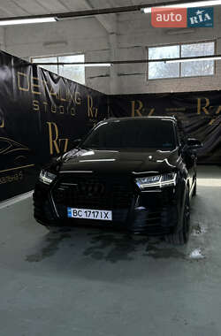 Audi Q7  2016