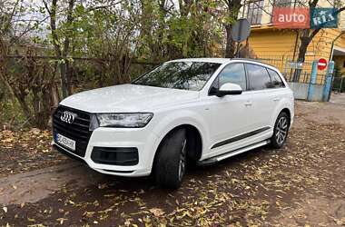 Audi Q7  2016