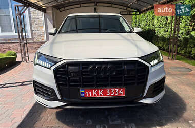 Audi Q7  2021