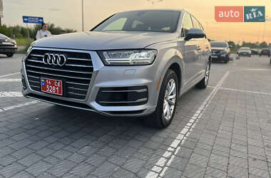 Audi Q7  2016
