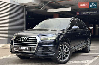 Audi Q7  2016
