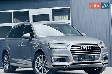 Audi Q7  2016