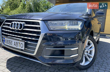 Audi Q7  2016