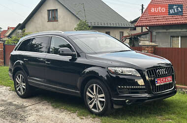 Audi Q7  2011