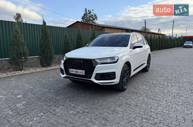Audi Q7  2016