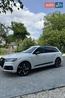 Audi Q7  2017