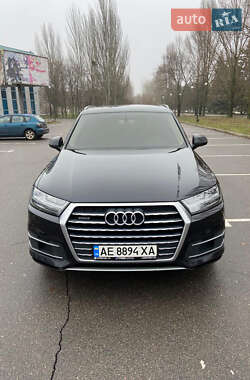 Audi Q7  2015