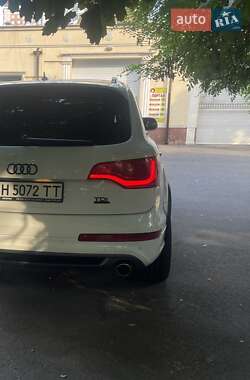 Audi Q7  2012
