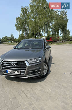 Audi Q7  2016