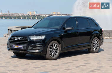 Audi Q7  2017