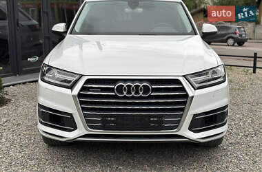 Audi Q7  2016