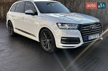Audi Q7  2015