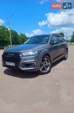 Audi Q7  2016