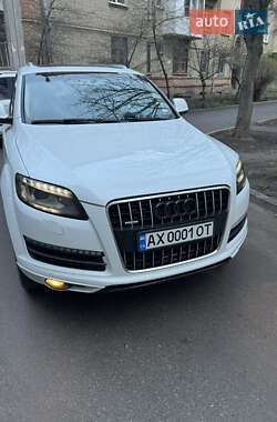 Audi Q7  2015