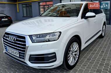 Audi Q7  2016