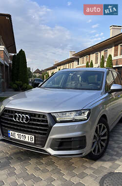 Audi Q7  2016