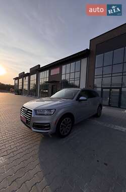 Audi Q7  2017